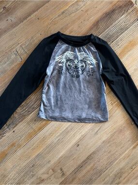 Women’s Black & Gray Long-Sleeve Graphic Top